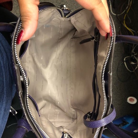 Micheal kors handbag - Picture 4 of 5